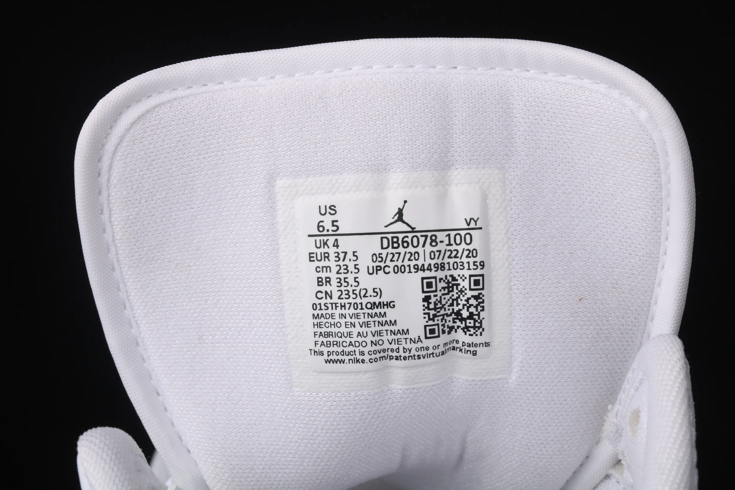 All Categories Air Jordan Jordan Series Basketball Shoes Air Jordan 1 Mid Air Jordan 1 Mid "Quilted White" AJ1 Joe 1 White Diamond "Little Chanel" Mid-top Versatile Casual Sports Shoes DB6078-100